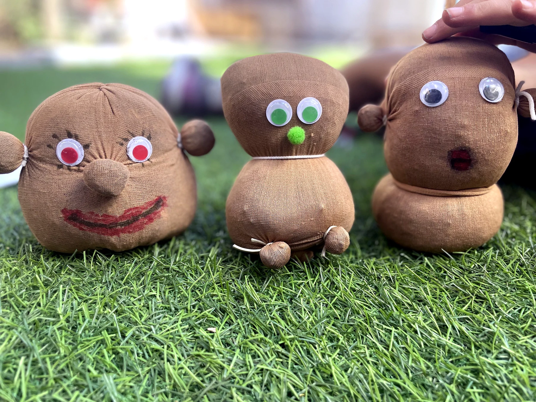 Manualidades hechas por los niños en un taller Saetas